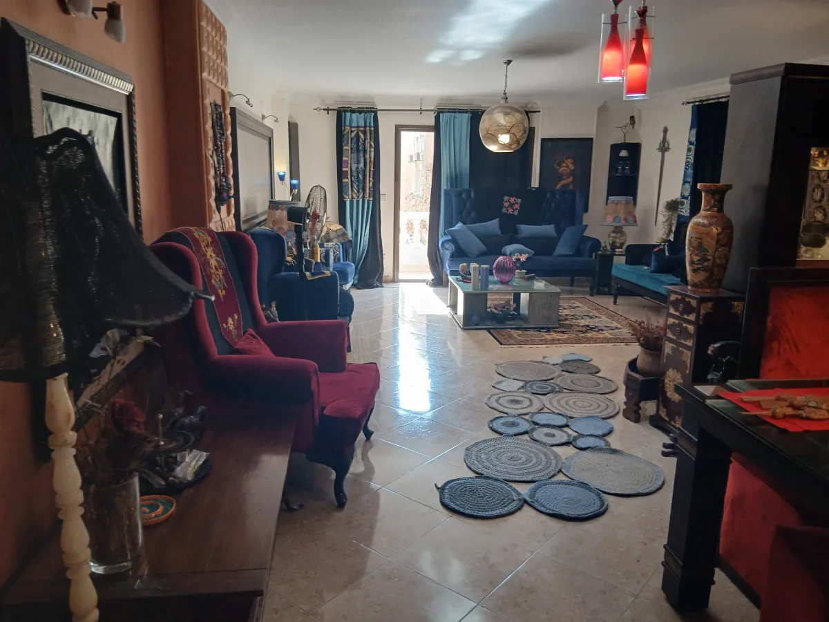 شقه 232 متر للبيع في البوابه الثانيه القديمه (خفرع) حدائق الأهرام