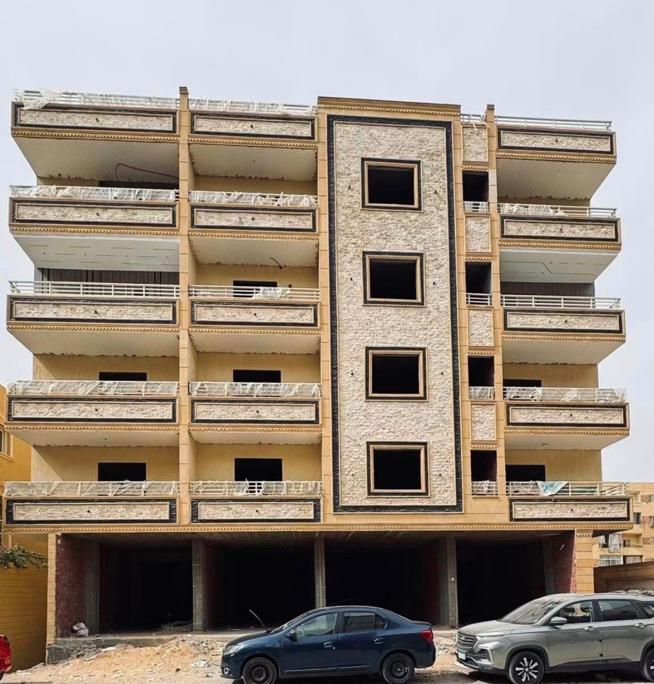 بحدائق الاهرام شارع العشرين الرئيسي
