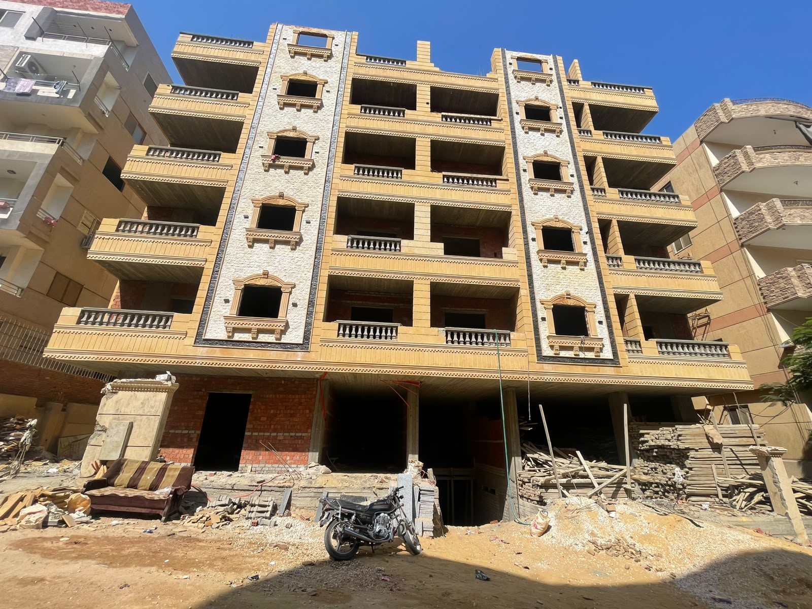 🏡 فرصة مميزة للبيع في حدائق الأهرام – منطقة ط